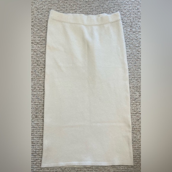 HEAVENLYARN SWEATER + SKIRT SET - Picture 5 of 5